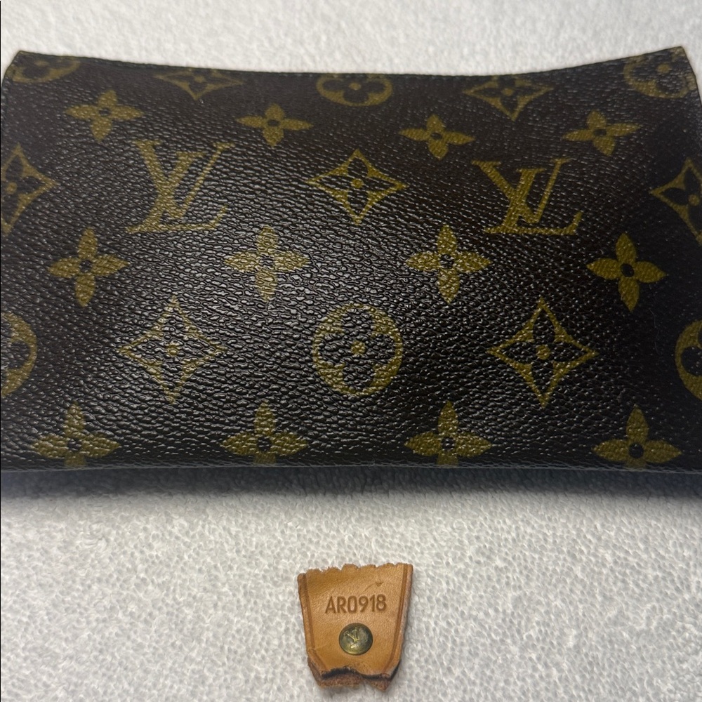 Authentic (Damaged) Louis Vuitton Monogram Bucket PM Accessories Pouchette - Picture 2 of 10
